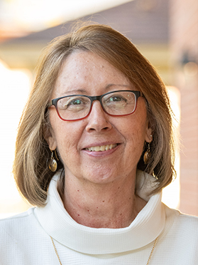 Lorraine Stutzman Amstutz headshot